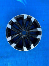 Laden Sie das Bild in den Galerie-Viewer, 1x Alufelge 16 Zoll 6.0" 5x100 35ET Glanz Schwarz 2GM601025C VW T Cross FEL3468739908rq