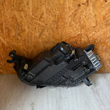 Load image into Gallery viewer, Frontscheinwerfer VW T-Roc 2GA941006F 2GA941005F LED Ein Satz Headlight