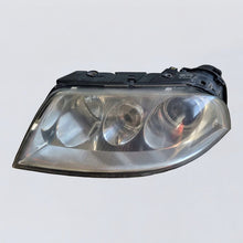 Laden Sie das Bild in den Galerie-Viewer, Frontscheinwerfer VW Passat 3B7941015M 3B7941016 Xenon Links Headlight