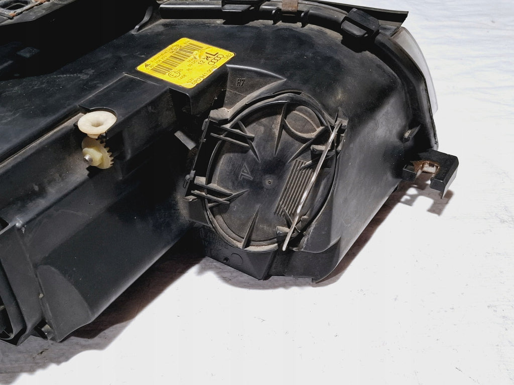 Frontscheinwerfer Audi A3 8P0941003D Xenon Ein Stück (Rechts oder Links)