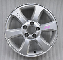 Laden Sie das Bild in den Galerie-Viewer, 1x Alufelge 16 Zoll 7.0&quot; 5x108 50ET Glanz Silber 30714024 Volvo Xc70 Xc60