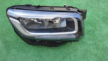 Laden Sie das Bild in den Galerie-Viewer, Frontscheinwerfer Mercedes-Benz W247 A2479062400 Rechts Scheinwerfer Headlight