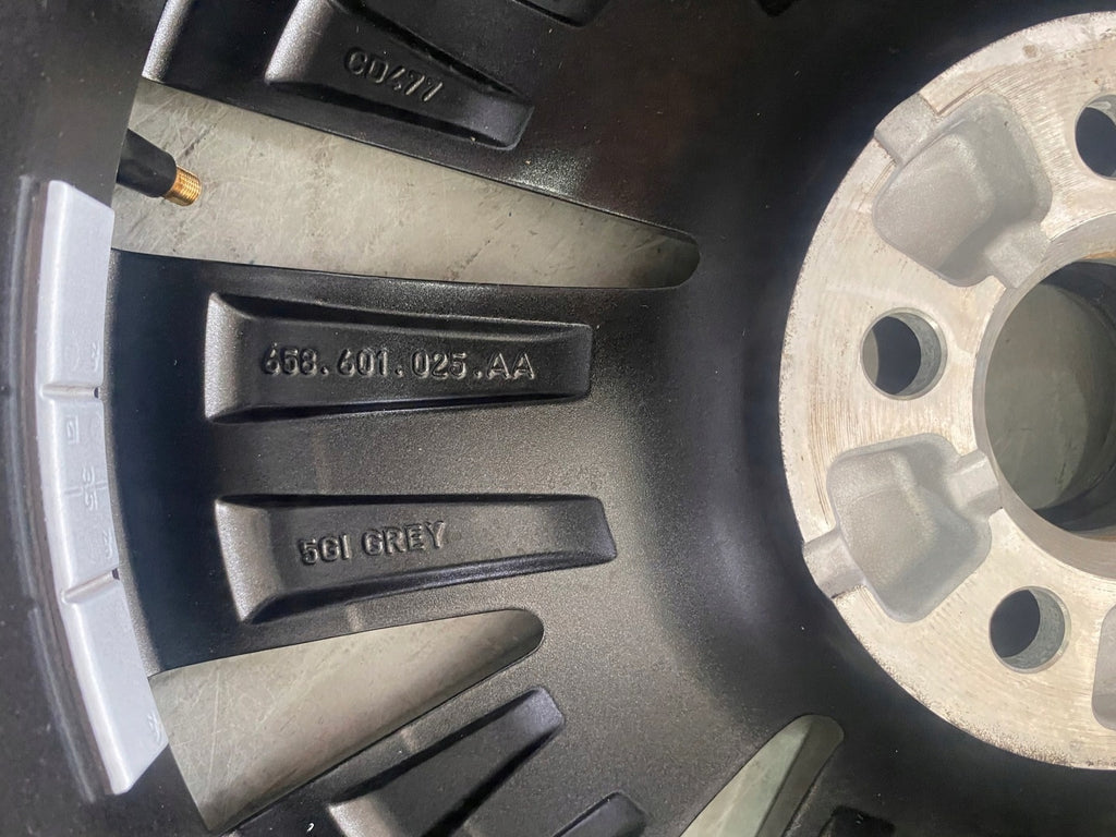 1x Alufelge 17 Zoll 6.5" 5x100 40ET 685601025 Skoda Kamiq Rim Wheel