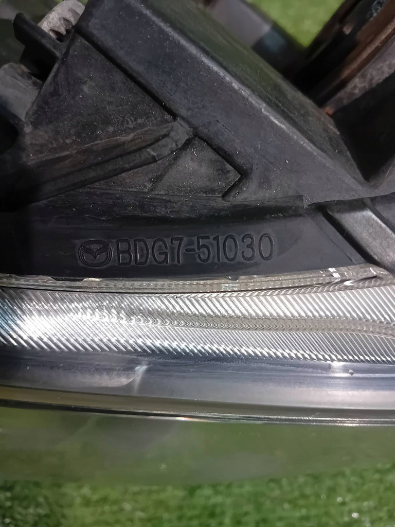 Frontscheinwerfer Mazda 3 BDG7-51030 Rechts Scheinwerfer Headlight SCH3936119937rv