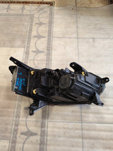 Laden Sie das Bild in den Galerie-Viewer, Frontscheinwerfer Dacia Sandero 260607161 LED Links Scheinwerfer Headlight