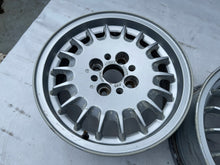 Load image into Gallery viewer, 1x Alufelge 14 Zoll 6.0" 4x100 35ET Glanz Silber 1125688 BMW 1 Rim Wheel FEL4613783952ic