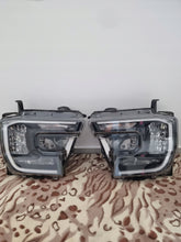 Laden Sie das Bild in den Galerie-Viewer, Frontscheinwerfer Ford Ranger N1WB-13E014-EE N1WB-13E015-EE Rechts Headlight SCH8709785523sk