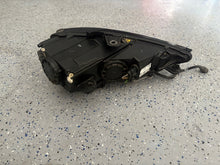 Laden Sie das Bild in den Galerie-Viewer, Frontscheinwerfer Audi A3 8V0941005 LED Links Scheinwerfer Headlight SCH3787721132nb