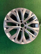 Laden Sie das Bild in den Galerie-Viewer, 1x Alufelge 18 Zoll 8.0" 5x112 25ET Glanz Schwarz 760601025 VW I Rim Wheel FEL2093735711yc