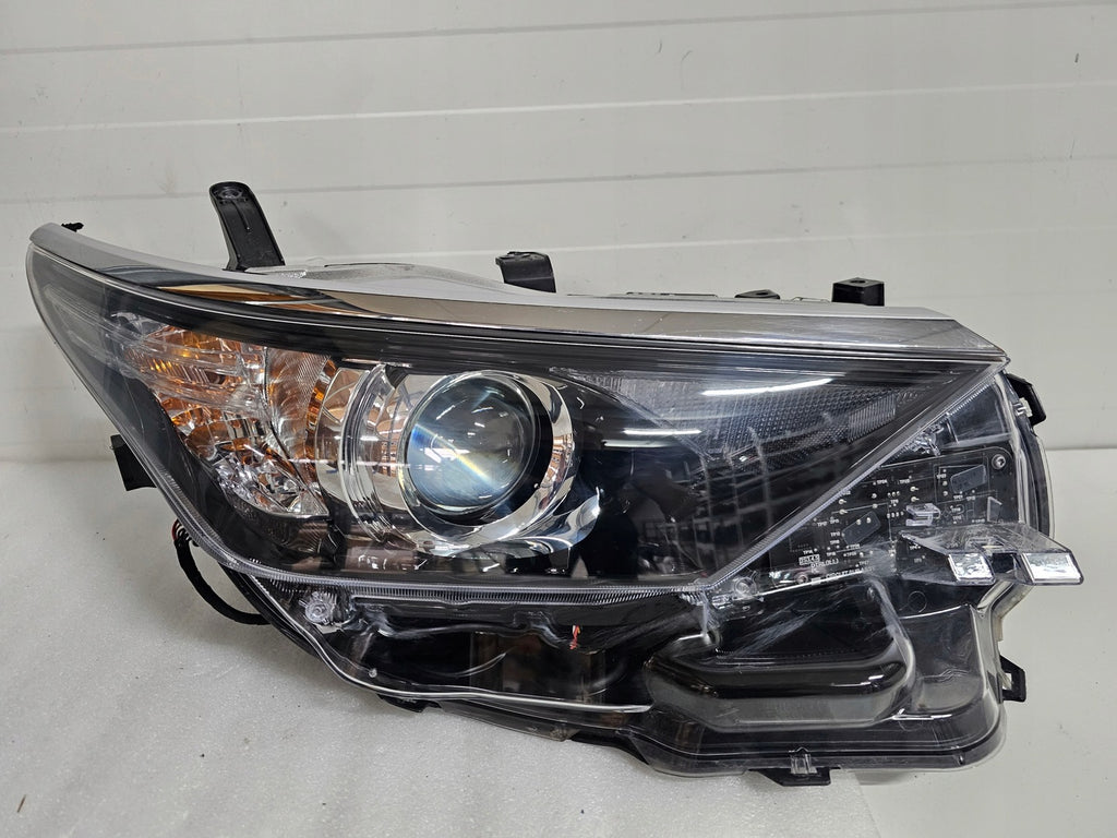 Frontscheinwerfer Toyota Auris 8113002K30 LED Rechts Scheinwerfer Headlight