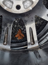 Laden Sie das Bild in den Galerie-Viewer, 1x Alufelge 18 Zoll 7.5&quot; 5x112 51ET Glanz Silber 5E0601025 Skoda Rim Wheel