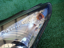 Load image into Gallery viewer, Frontscheinwerfer Hyundai I30 92101-2R000 Links Scheinwerfer Headlight SCH3269638779ji