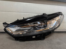 Laden Sie das Bild in den Galerie-Viewer, Frontscheinwerfer Ford Mondeo 89911919 Links Scheinwerfer Headlight SCH6021012471tn