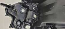 Laden Sie das Bild in den Galerie-Viewer, Frontscheinwerfer Toyota Yaris FALSE Scheinwerfer Headlight SCH3232454882pm