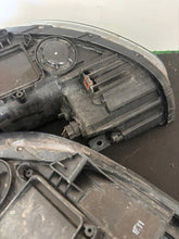 Laden Sie das Bild in den Galerie-Viewer, Frontscheinwerfer Hyundai Ix35 92102-2SXXX Xenon Ein Satz Scheinwerfer Headlight SCH2935050735pk