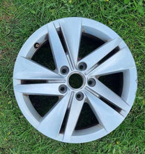 Laden Sie das Bild in den Galerie-Viewer, 1x Alufelge 16 Zoll 5H0601025K1 VW Golf Viii Rim Wheel