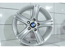 Laden Sie das Bild in den Galerie-Viewer, 1x Alufelge 17 Zoll 7.5" 5x120 37ET Silber 6796242 BMW F32 Rim Wheel FEL4426607786nn