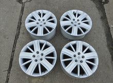 Laden Sie das Bild in den Galerie-Viewer, 1x Alufelge 17 Zoll 7.0" 5x108 Glanz Silber 8200367646 Renault Laguna Rim Wheel FEL8627657578td