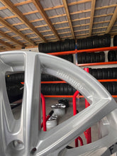 Laden Sie das Bild in den Galerie-Viewer, 1x Alufelge 19 Zoll 5x112 6877328 BMW 1 Rim Wheel FEL4521734435hg