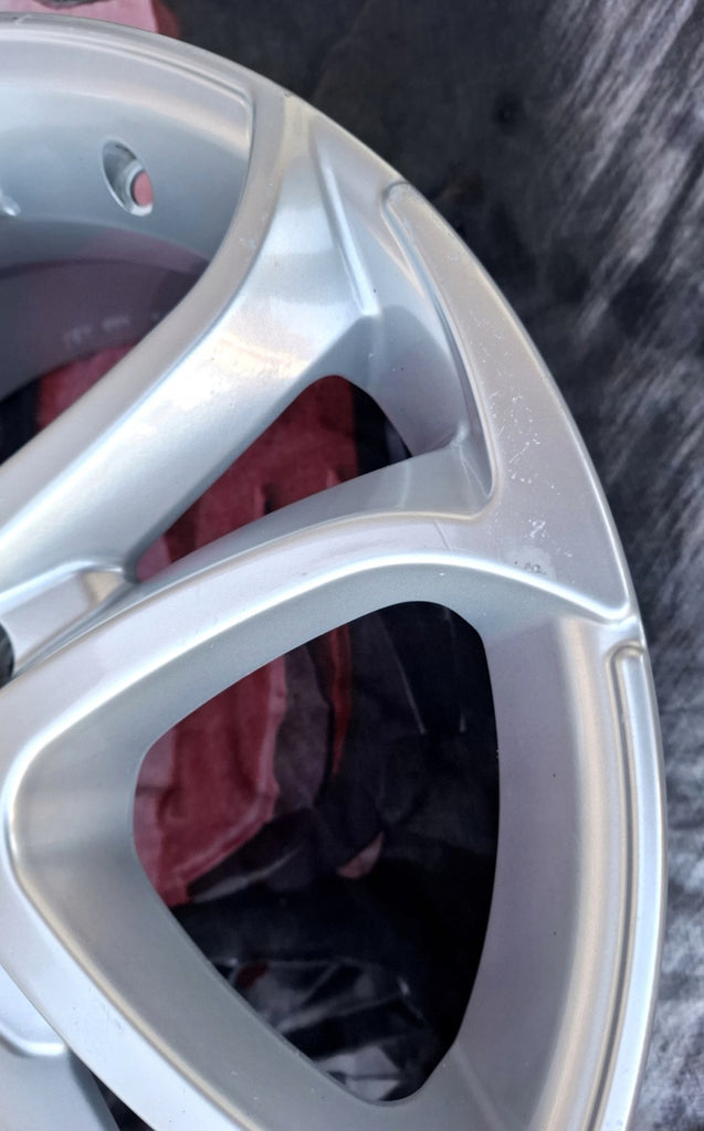 1x Alufelge 17 Zoll 7.0" 5x114.3 47ET Silber WI147017 Hyundai I Rim Wheel FEL2750783755wh
