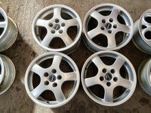 Load image into Gallery viewer, 4x Alufelge 16 Zoll 7.0" 5x114.3 40ET Glanz Silber KBA45563 Rim Wheel FEL4139403776by
