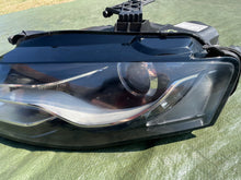 Load image into Gallery viewer, Frontscheinwerfer Audi A4 B8 8K0941003P Xenon Ein Stück (Rechts oder Links)