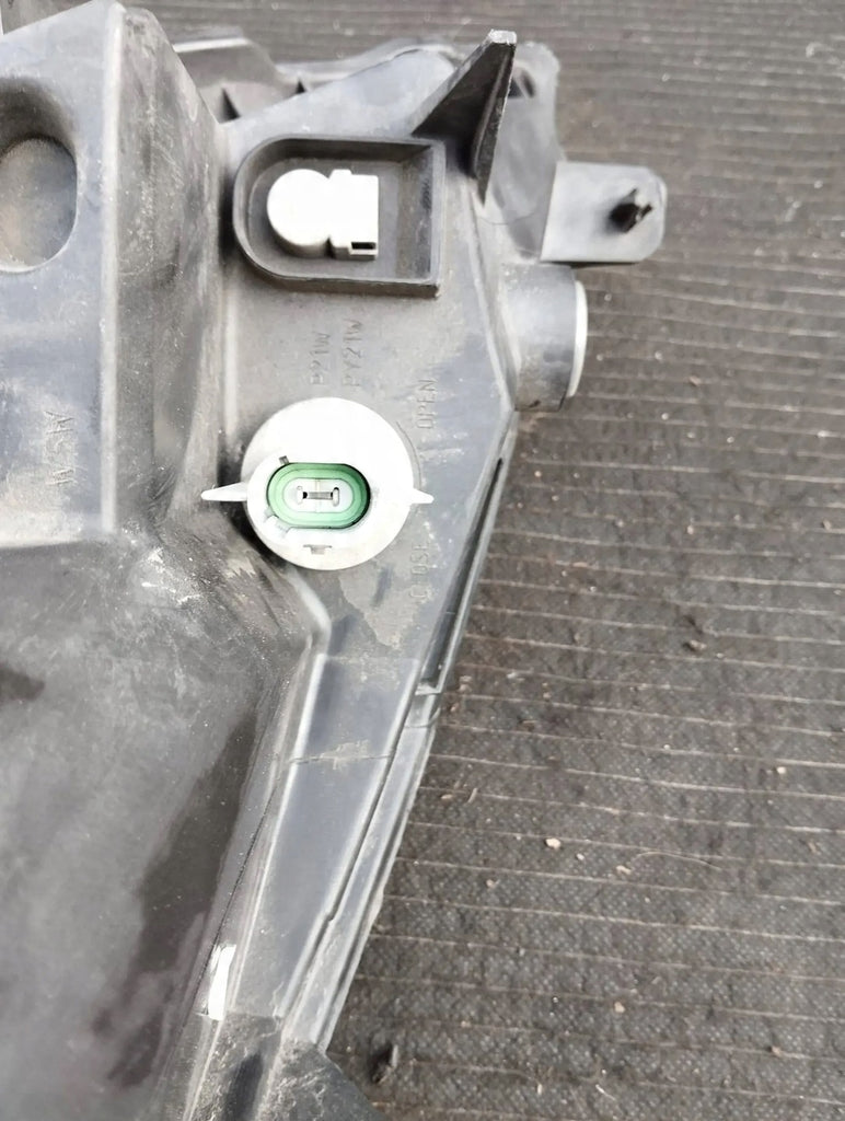 Frontscheinwerfer Opel Vivaro Trafic 8200701354 Links Scheinwerfer Headlight