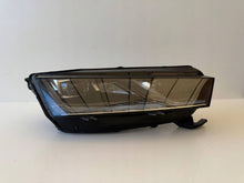 Laden Sie das Bild in den Galerie-Viewer, Frontscheinwerfer Skoda Octavia IV 5E4941016A Rechts Scheinwerfer Headlight SCH7361248900bg