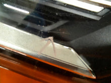 Laden Sie das Bild in den Galerie-Viewer, Frontscheinwerfer Audi Q7 4M0941012C Rechts Scheinwerfer Headlight