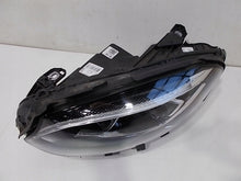 Laden Sie das Bild in den Galerie-Viewer, Frontscheinwerfer Mercedes-Benz A2469066101 LED Links Scheinwerfer Headlight