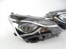 Load image into Gallery viewer, Frontscheinwerfer Toyota Yaris PJT4410 Rechts Scheinwerfer Headlight