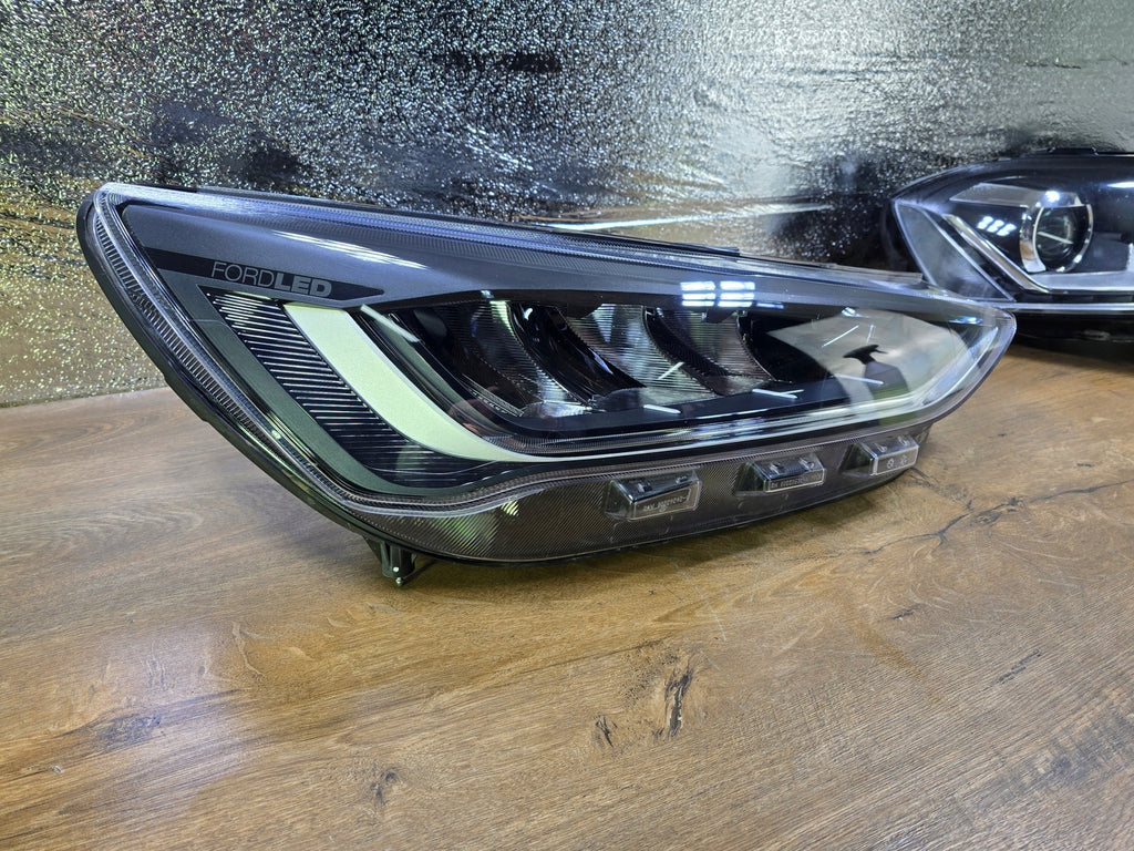 Frontscheinwerfer Ford Focus NX7B-13E014-CD Rechts Scheinwerfer Headlight SCH6042404554jo