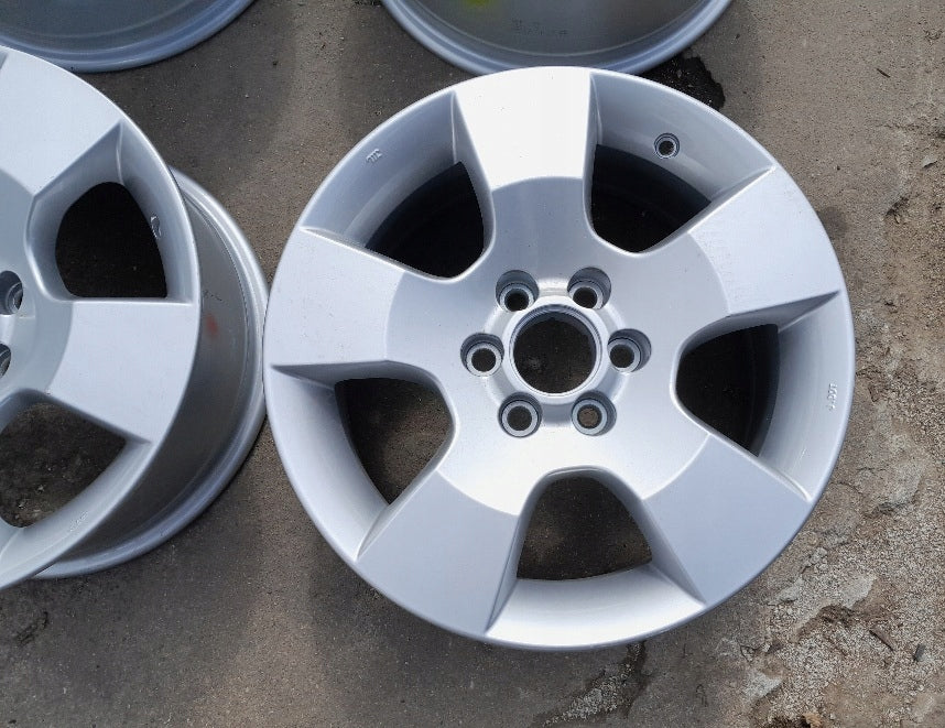 1x Alufelge 16 Zoll 7.0" 6x114.3 30ET Glanz Silber Nissan Navara Pathfinder I FEL7808335517lh