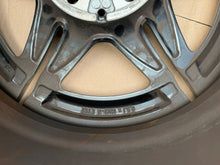 Laden Sie das Bild in den Galerie-Viewer, 1x Alufelge 18 Zoll 8.5&quot; 5x112 52ET Glanz Schwarz A2064011800 Mercedes-Benz