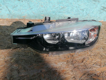 Laden Sie das Bild in den Galerie-Viewer, Frontscheinwerfer BMW F30 7365596 7365595 Ein Stück (Rechts oder Links)