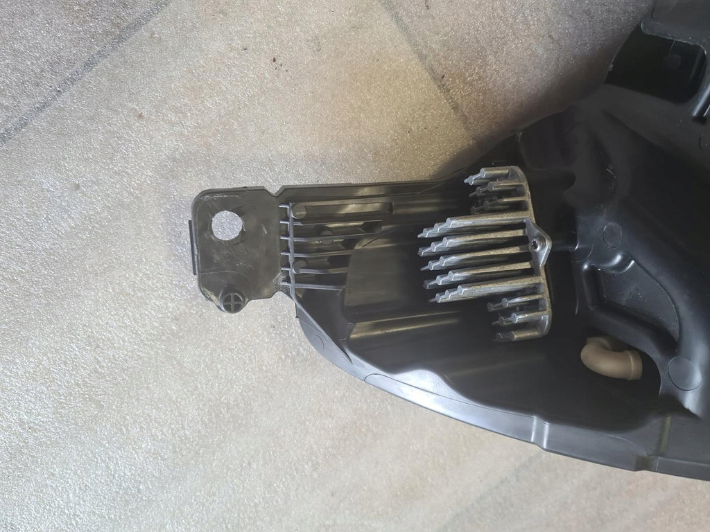Frontscheinwerfer Ford Focus NX7B13E015CF Ein Stück (Rechts oder Links) SCH2641327156mg