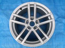 Load image into Gallery viewer, 1x Alufelge 17 Zoll 8.5&quot; 5x112 50ET Glanz Silber 8S0601025 Audi Tt Rim Wheel