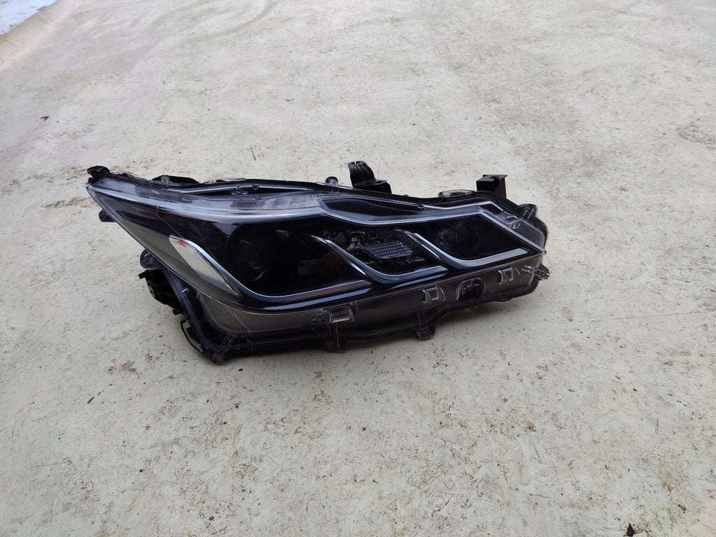 Frontscheinwerfer Toyota Corolla 81110-02T31-00 Rechts Scheinwerfer Headlight