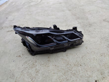 Laden Sie das Bild in den Galerie-Viewer, Frontscheinwerfer Toyota Corolla 81110-02T31-00 Rechts Scheinwerfer Headlight