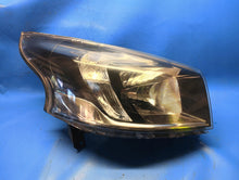 Laden Sie das Bild in den Galerie-Viewer, Frontscheinwerfer Opel Vivaro B Trafic III 260104643R 96461905 Rechts Headlight SCH2544632800wp