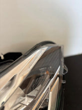 Load image into Gallery viewer, Frontscheinwerfer BMW X1 F48 7472219-02 LED Ein Stück (Rechts oder Links) SCH6545559390ca