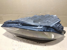 Laden Sie das Bild in den Galerie-Viewer, Frontscheinwerfer VW Caddy KOL141-U YW Rechts Scheinwerfer Headlight SCH5602216691dk