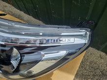 Laden Sie das Bild in den Galerie-Viewer, Frontscheinwerfer Toyota Hilux FFG1577 Links Scheinwerfer Headlight SCH8958216306kq