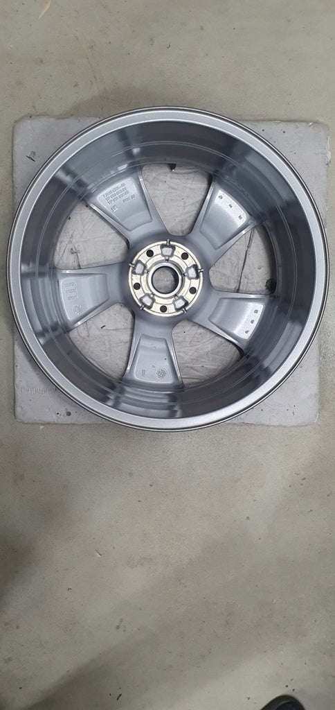 1x Alufelge 18 Zoll 7.5" 5x108 49ET Glanz Grau YP00180480 Opel Grandland X FEL5539046300vp