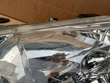 Laden Sie das Bild in den Galerie-Viewer, Frontscheinwerfer Peugeot 4007 Xenon Links Scheinwerfer Headlight SCH1202843514sp