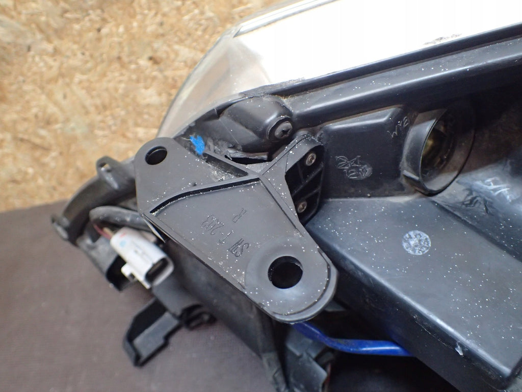 Frontscheinwerfer Toyota Avensis Rechts Scheinwerfer Headlight SCH2134192288ae