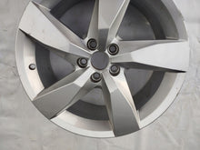 Load image into Gallery viewer, 1x Alufelge 17 Zoll 6.5&quot; 5x112 39ET Glanz Silber 2GM601025A VW T-Cross Rim Wheel