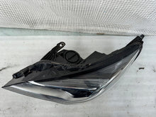 Load image into Gallery viewer, Frontscheinwerfer Opel Astra 39158005 Links Scheinwerfer Headlight