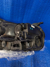 Laden Sie das Bild in den Galerie-Viewer, Frontscheinwerfer Ford Transit GK31-13W030-BC Links Scheinwerfer Headlight