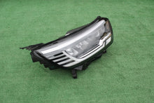 Laden Sie das Bild in den Galerie-Viewer, Frontscheinwerfer Renault Kangoo 260103264R LED Rechts Scheinwerfer Headlight SCH6876125711aw